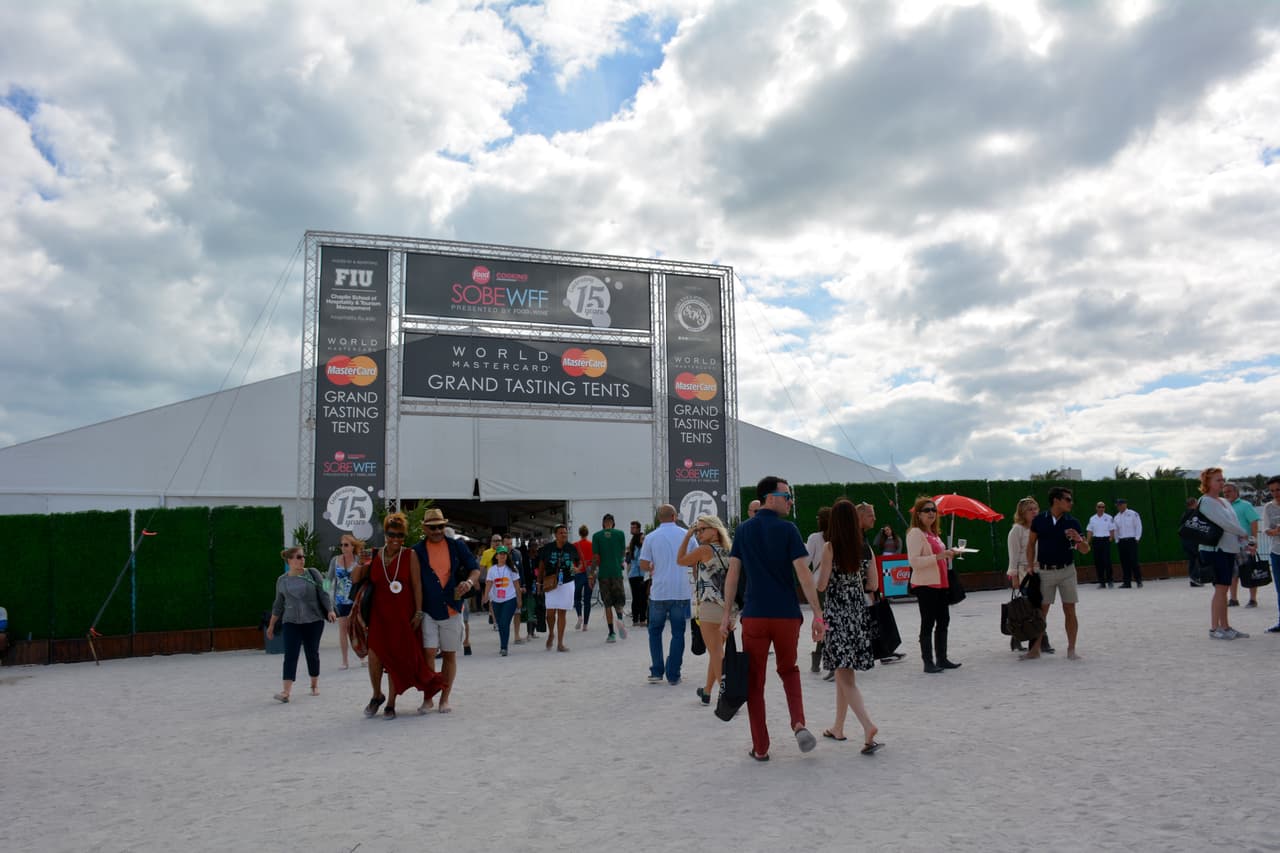 Una de las entradas al Grand Village Tasting.