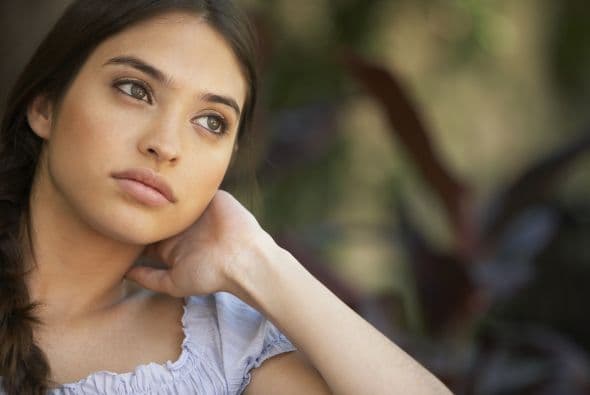 <h3 class="cms-H3-H3"><b>Quédese en casa</b></h3>
<b> </b>
<br>Si tiene síntomas:
<br>-No vaya al trabajo ni a la escuela.
<br>-Mantenga 6 pies de distancia con en casa con la gente con quien usted vive. 
<br>