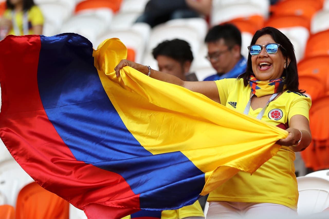 El colorido de la fiesta entre los fanáticos de Colombia y Japón son una expresión de la unidad del fútbol en el arranque del grupo H del Mundial de Rusia 2018.
