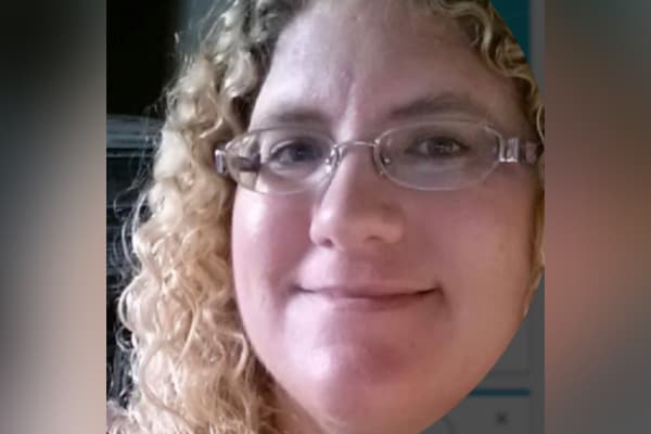 Katherine A. Nixon, una ingeniera empleada en el departamento de servicios públicos, trabajó con la ciudad durante 10 años.