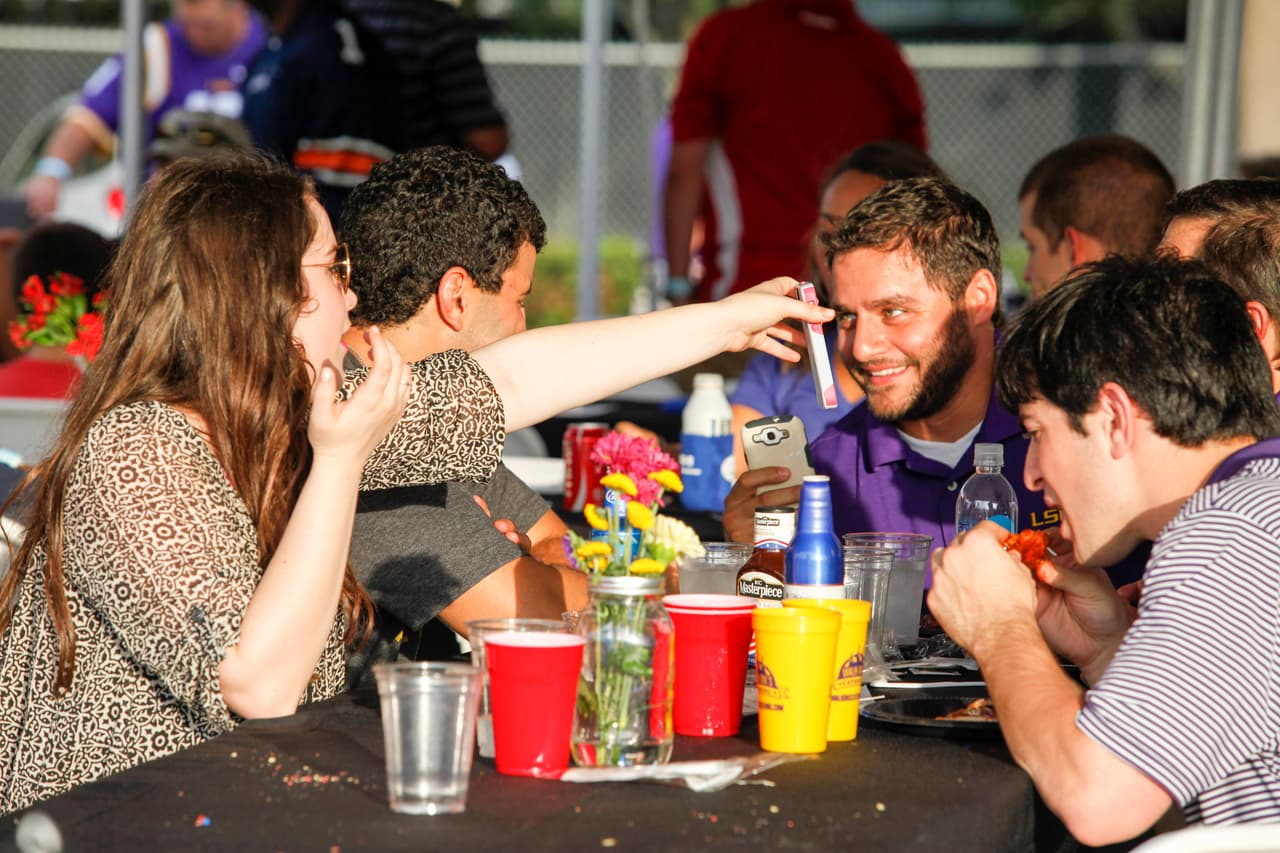 ¿Lleva una dieta especial y tiene que comer en la calle? 
<a href="https://mobile.healthyout.com/">HealthyOut</a> ayuda a encontrar opciones saludables en restaurantes e incluso las filtra por tipos (baja en carbohidratos, mediterránea, paleo).