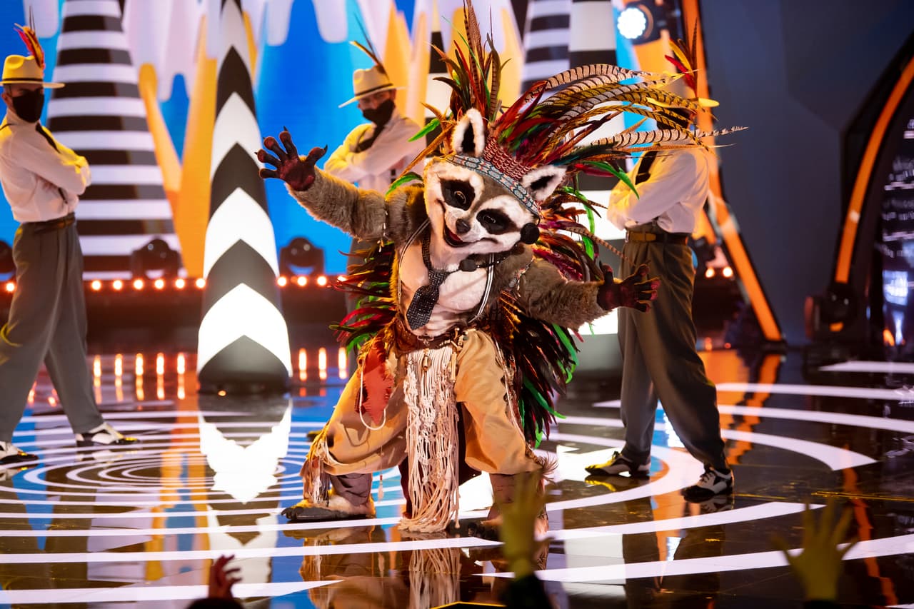 Apache fue el primero en subir al escenario, y antes de cantar nos reveló cómo se prepara para el show, junto a Gitana.