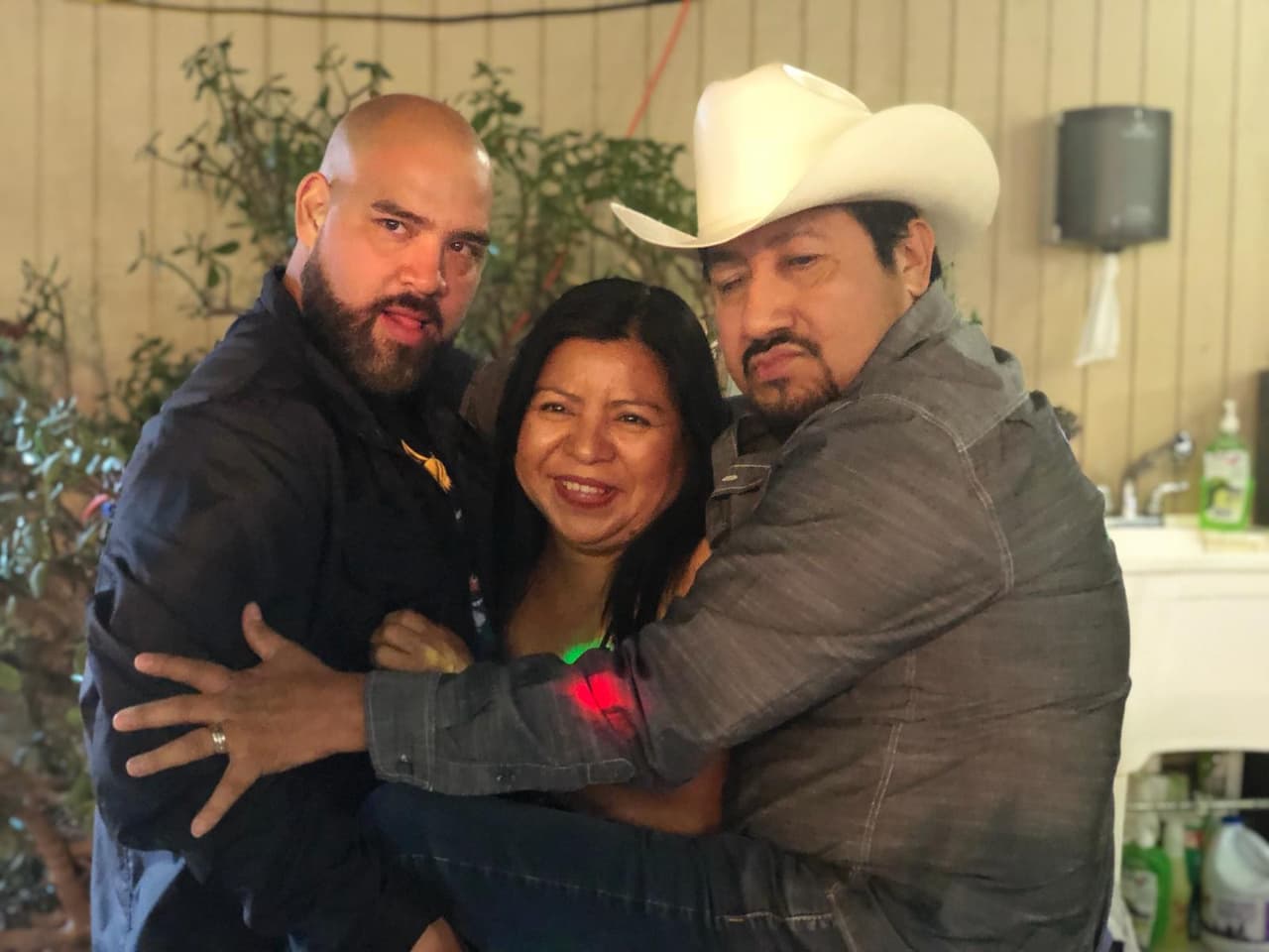 Y otro más, pero ahora con El Pelón.