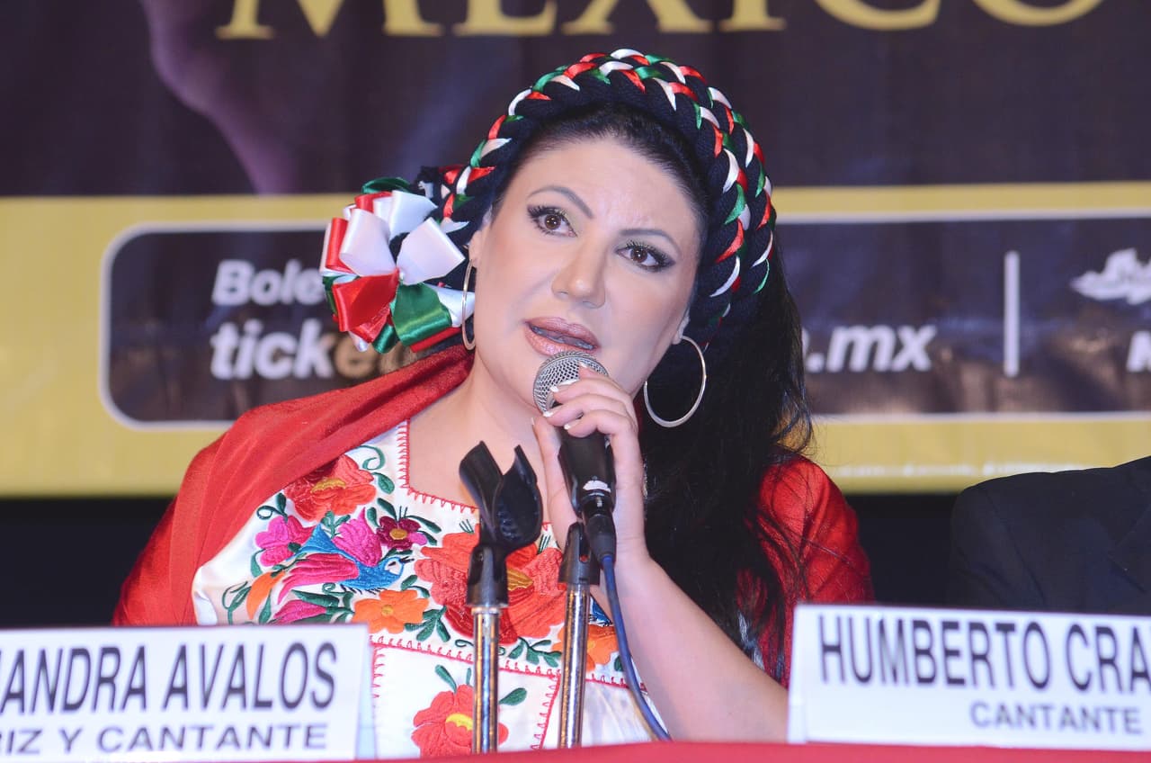 Por medio de las redes sociales, Alejandra agradeció las muestras de cariño de sus fans.