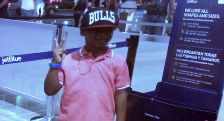 Tenía el pasaporte y la maleta de su hijo, pero ese niño que llegó al JFK no era el suyo
