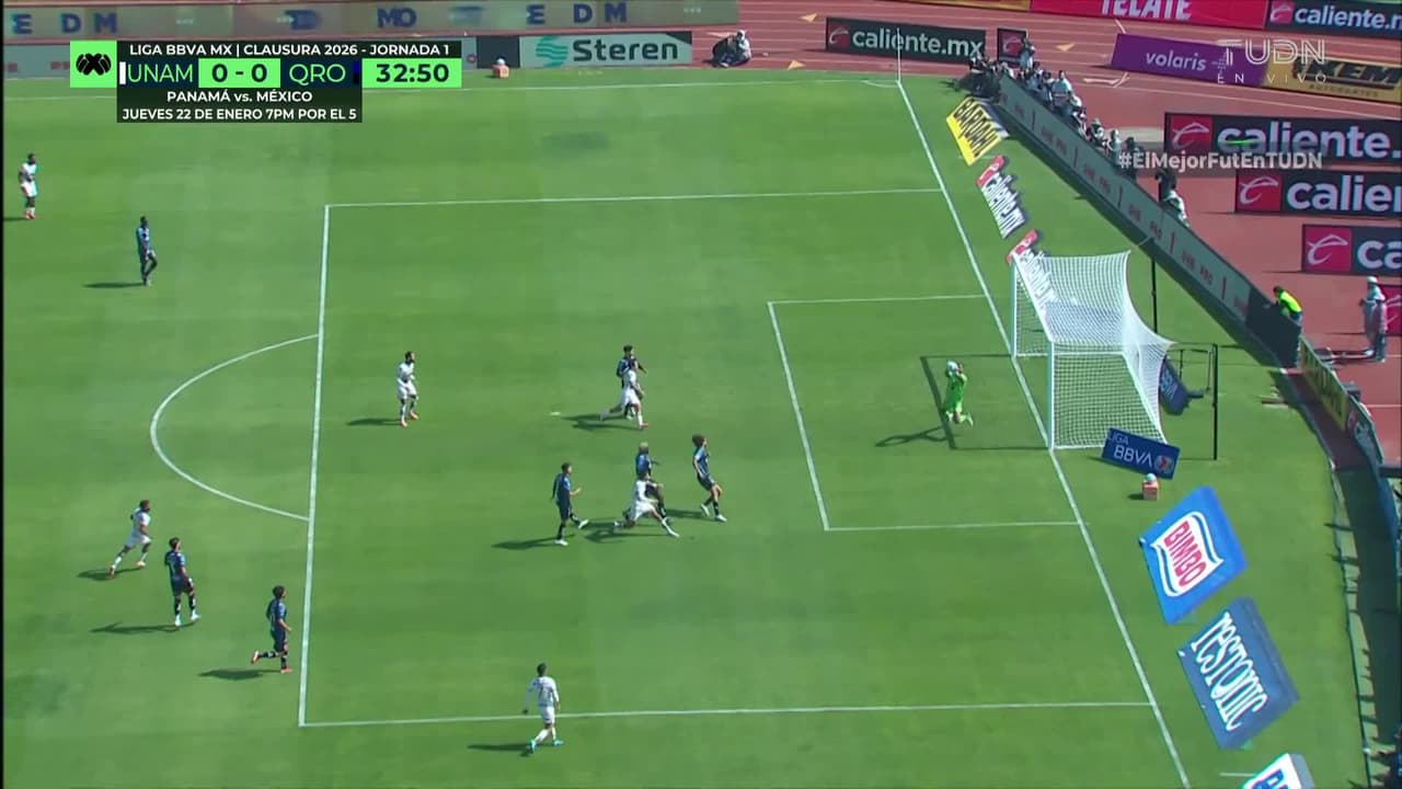 ¡Atajada brutal de Alison! Gran disparo de Medina que rechaza el arquero