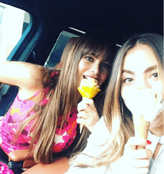 "Me siento muy halagada y afortunada no solo porque me digan que me parezco a ella, sino también de tenerla como tía y de poder aprender de ella", comentó Claudia a la revista ¡Hola! Colombia.