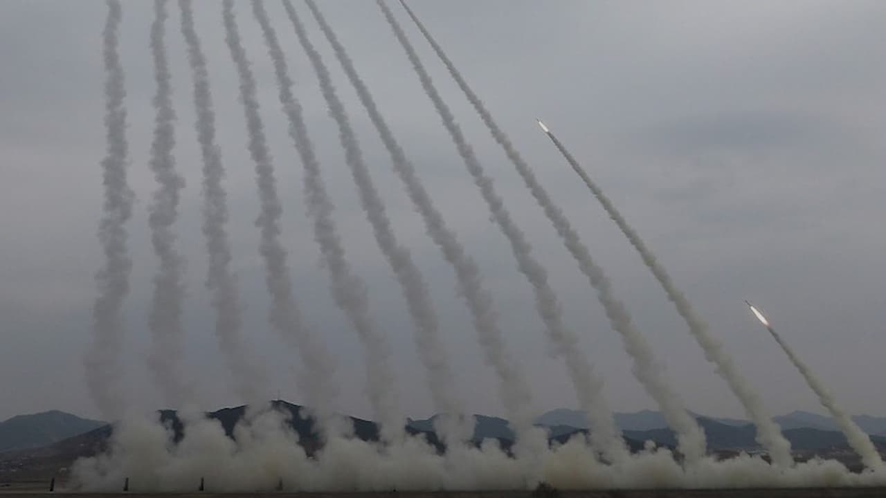 Corea del Norte lanza oleada de misiles balísticos y eleva tensión con Japón y Corea del Sur