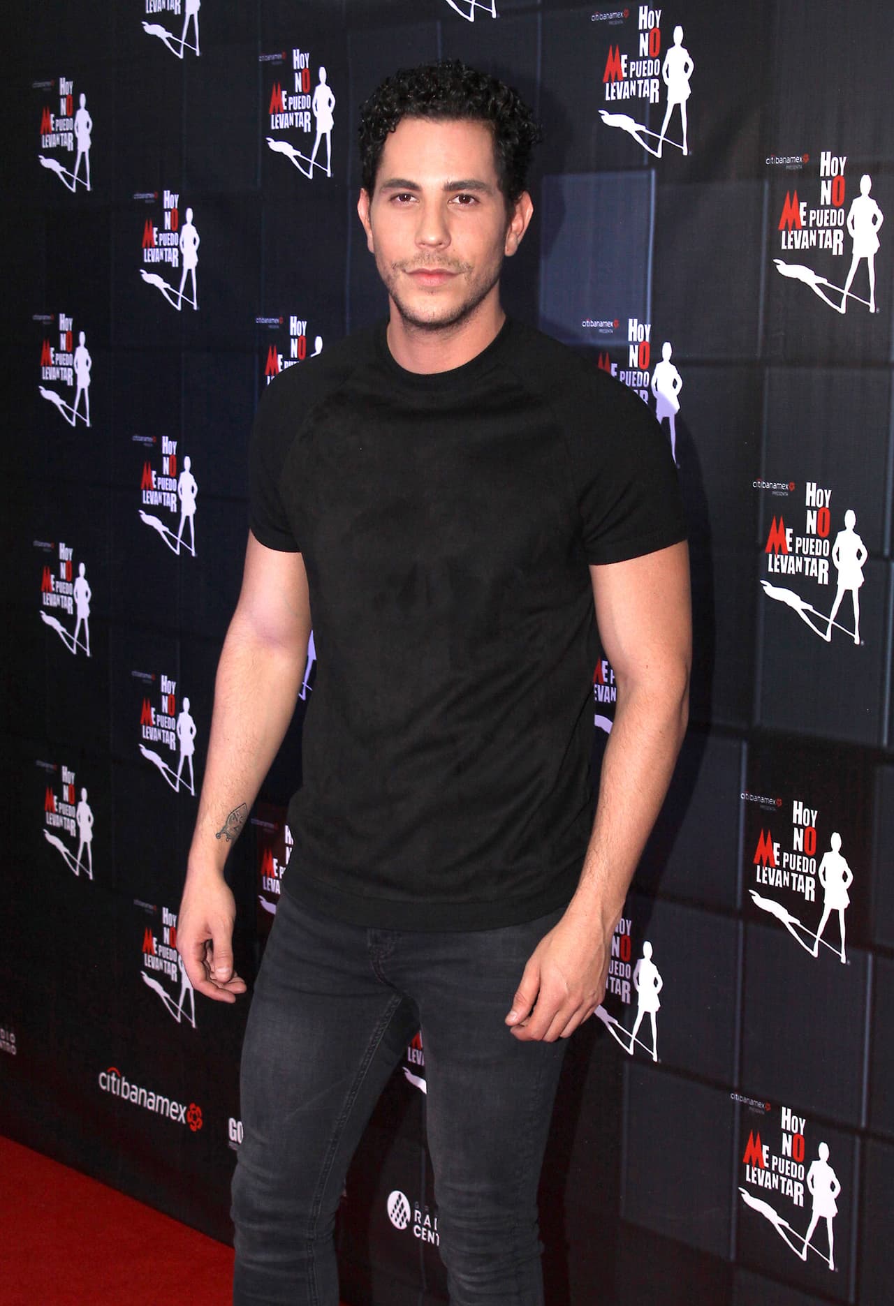 "Aprendí lo importante que es la visibilidad, la lucha...", agregó el cantante y actor.