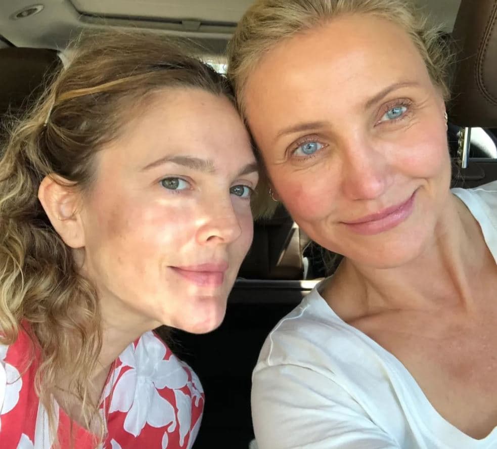 Gracias a una foto junto a su amiga y colega de ‘Los Ángeles de Charlie’, Cameron mostró su belleza al natural. 
<br>