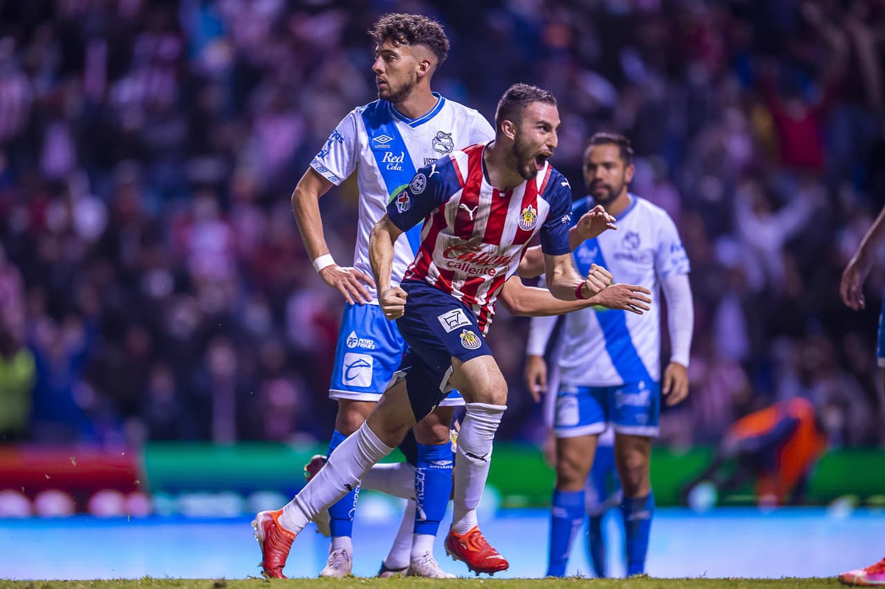 Chivas encontraría el 1-2 al 61’, gracias a un centro de Brizuela que encontró sin marca a Alejandro Mayorga en el corazón del área.