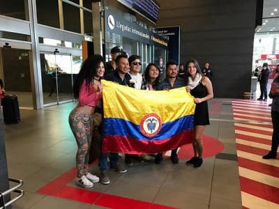 Su fama ya rebasó fronteras y en 2017 fue invitado a Colombia para presentarse en uno de los festivales de radio más importantes de aquel país, y desde su llegada al aeropuerto de Bogotá lo recibieron como todo un ídolo.