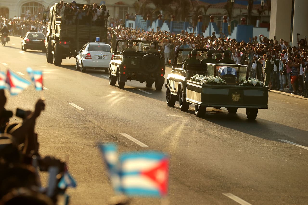 La caravana con los restos de Castro tardará tres días en llegar de La Habana a Santiago de Cuba.