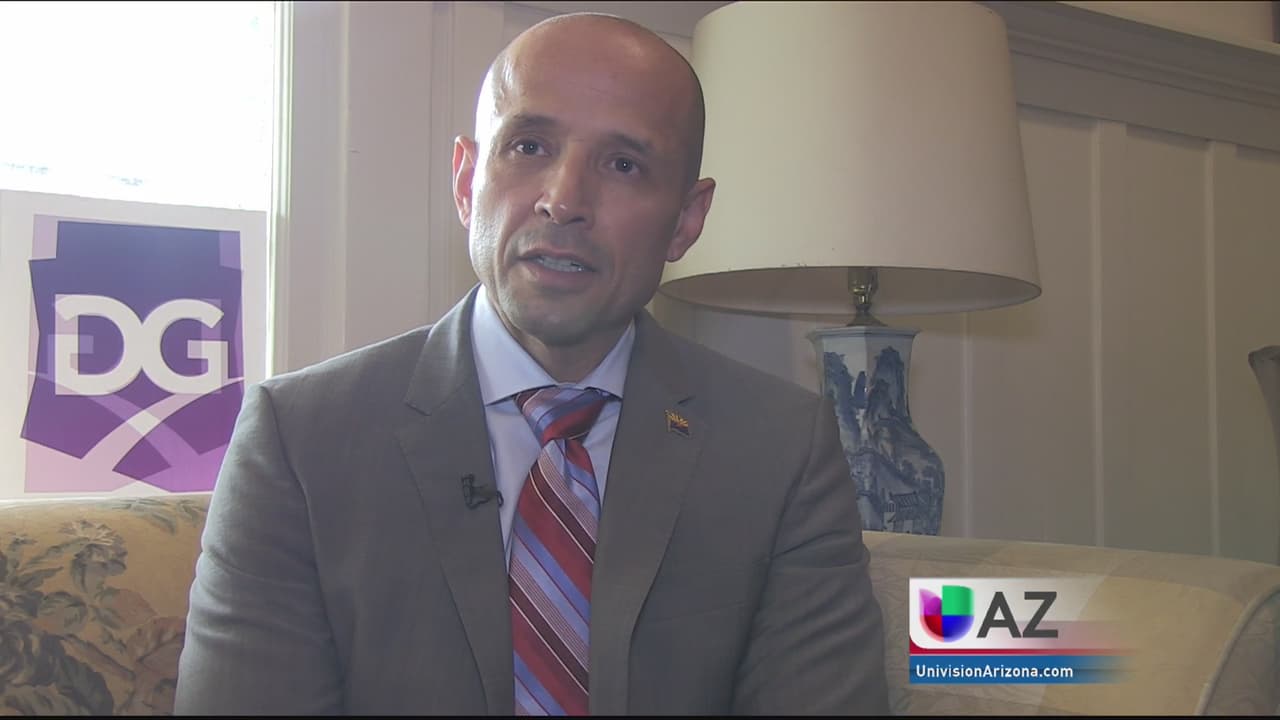 Un anuncio bilingüe en las redes sociales que busca conquistar a los votantes de Arizona