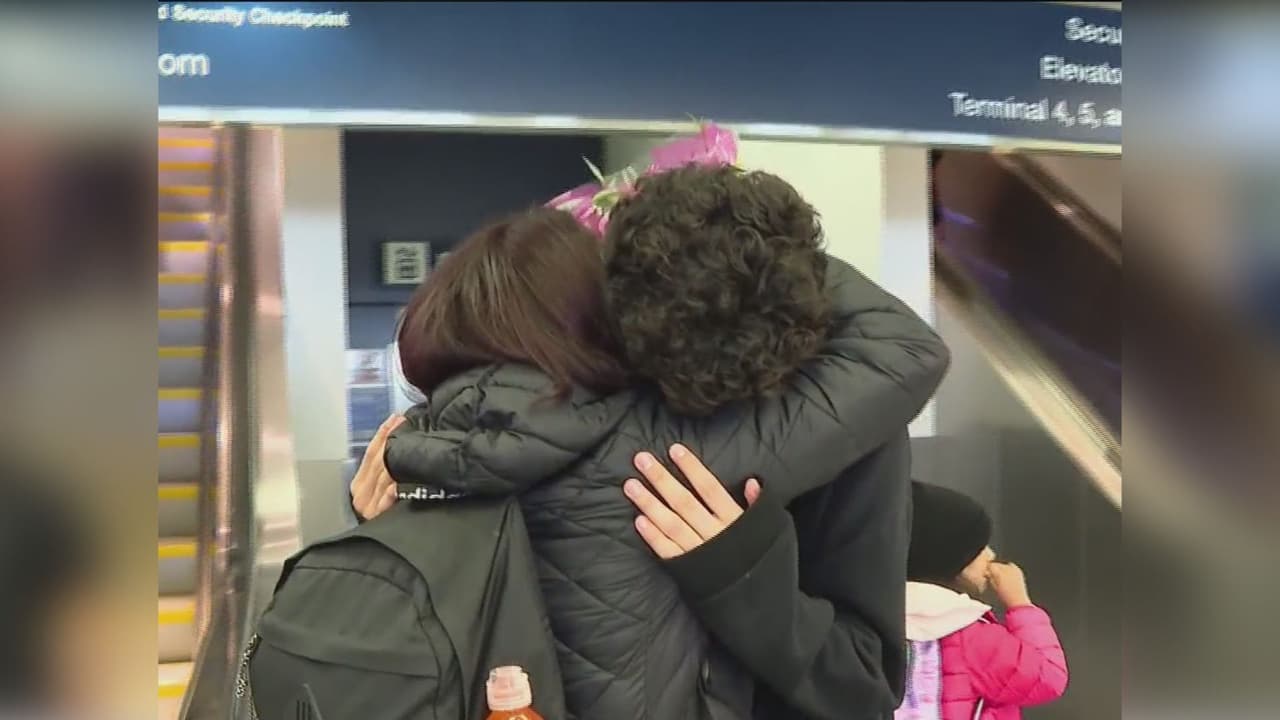 Excedió su Advance Parole por cuatro horas y tuvo que estar un año lejos de sus hijos