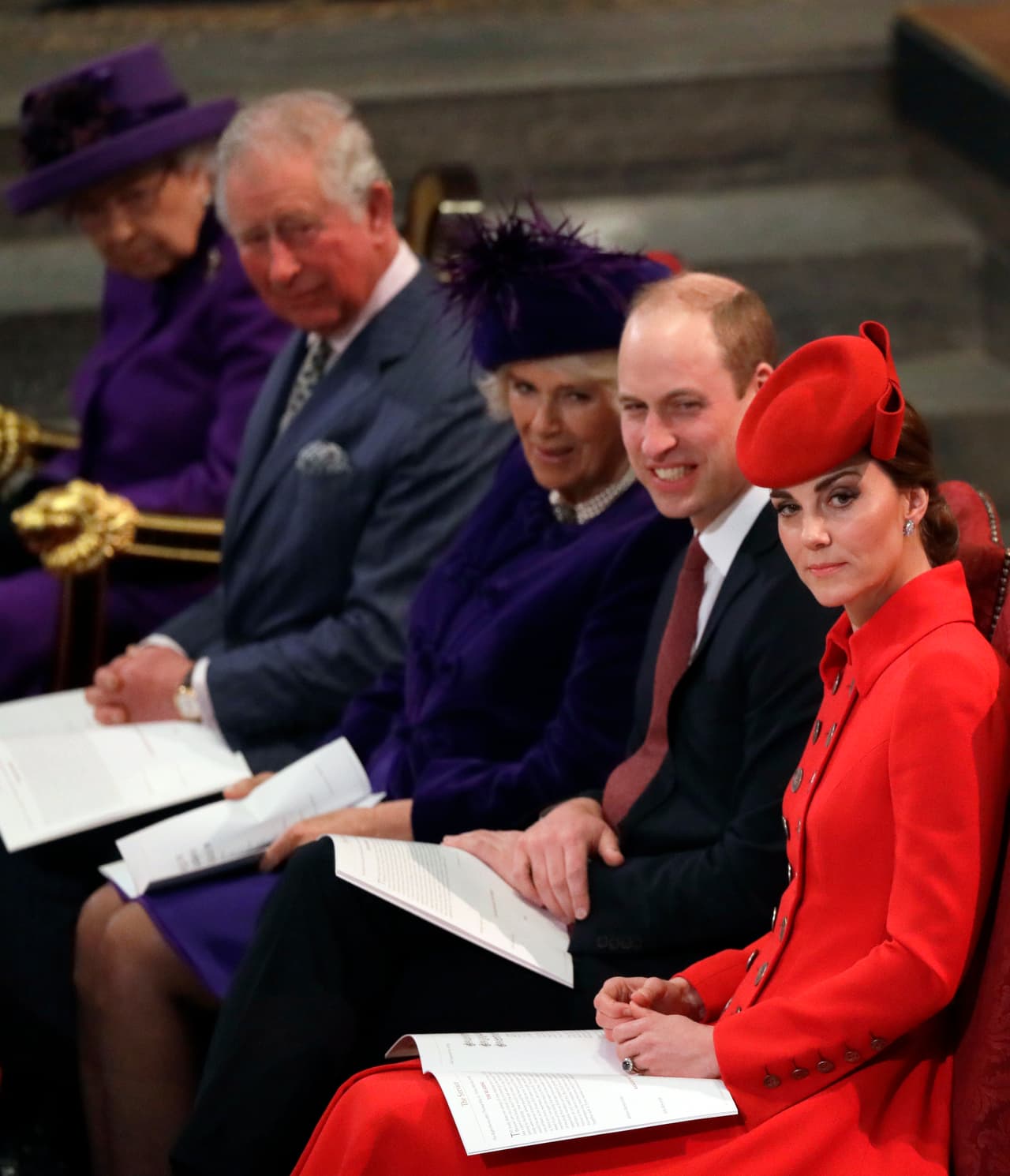 El retrato se llevó a cabo en la sala del trono en el palacio de Buckingham y la imagen también fue captada por Ranald Mackechnie.