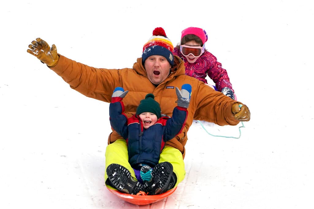 El lado positivo que ha dejado el temporal son las imágenes de niños y familias disfrutando de la nieve.