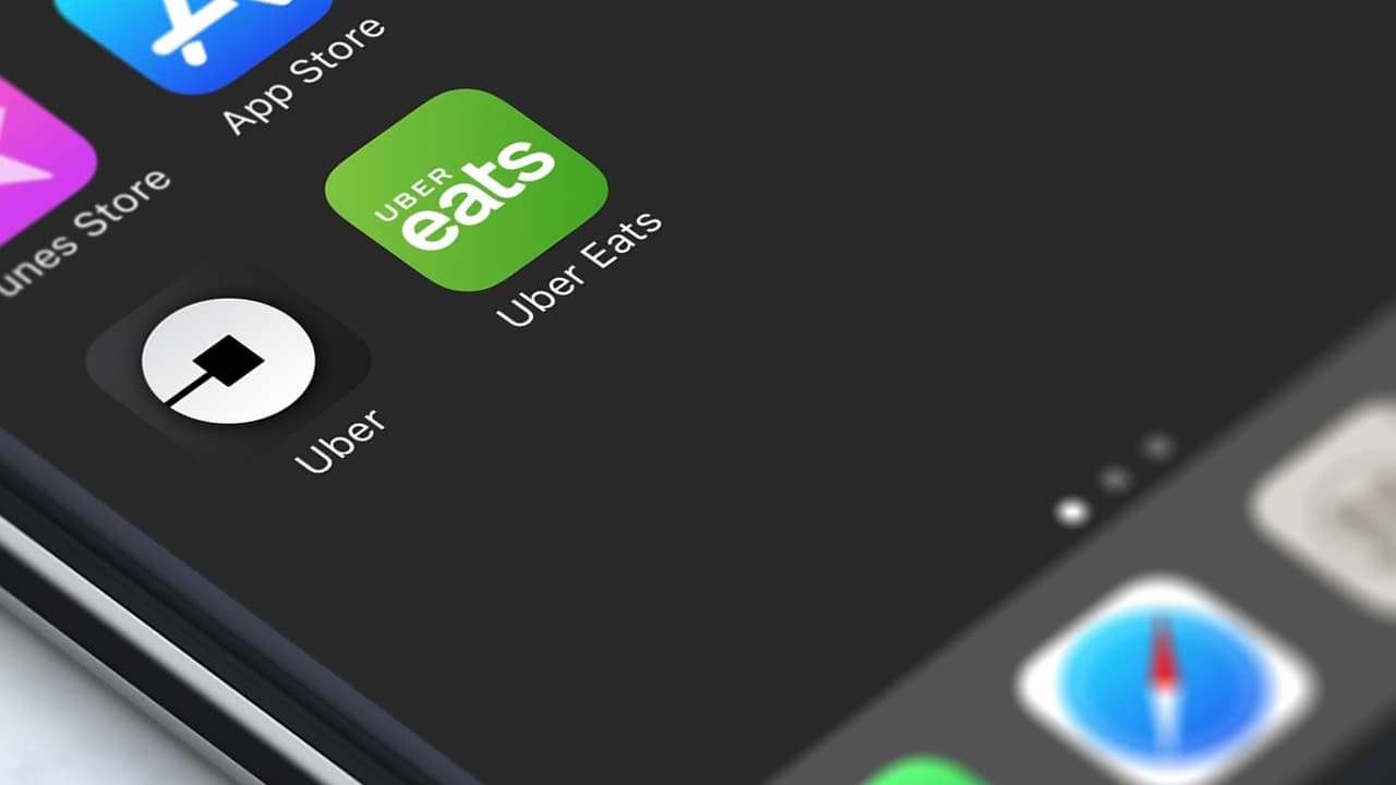 Para ayudar, muchos negocios han implementado la entrega a domicilio junto con opciones sin contacto, dejando pedidos de alimentos y entregas de productos en la puerta de los consumidores. Pero para algunos, la entrega a domicilio no es una opción y en algún momento puede que tengan que salir a hacer sus compras. ¿Qué puedes hacer para protegerte?
<br>