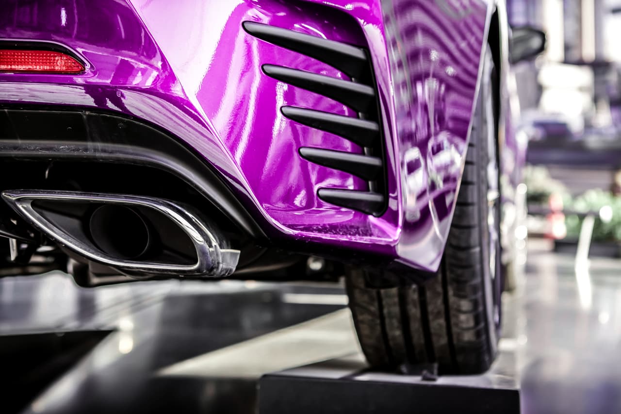 <h3 class="cms-H3-H3"><b>Púrpura</b></h3>
<br>
<br>En promedio, un vehículo en 
<b>color púrpura</b> y en condiciones nuevas tiene un precio de $36,159, mientras que una unidad con 3 años de uso tiene un precio de $21,263, lo que representa una 
<b>depreciación del 41.2%</b>.
<br>
<br>
<b>Comparado con el promedio general: </b>1.01x