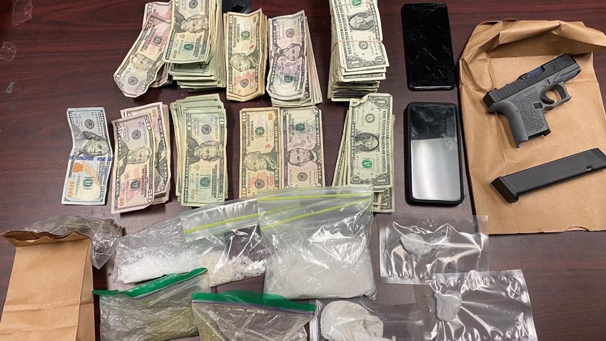 Investigación por tiroteo en Bakersfield resulta en arresto y confiscación de armas y drogas