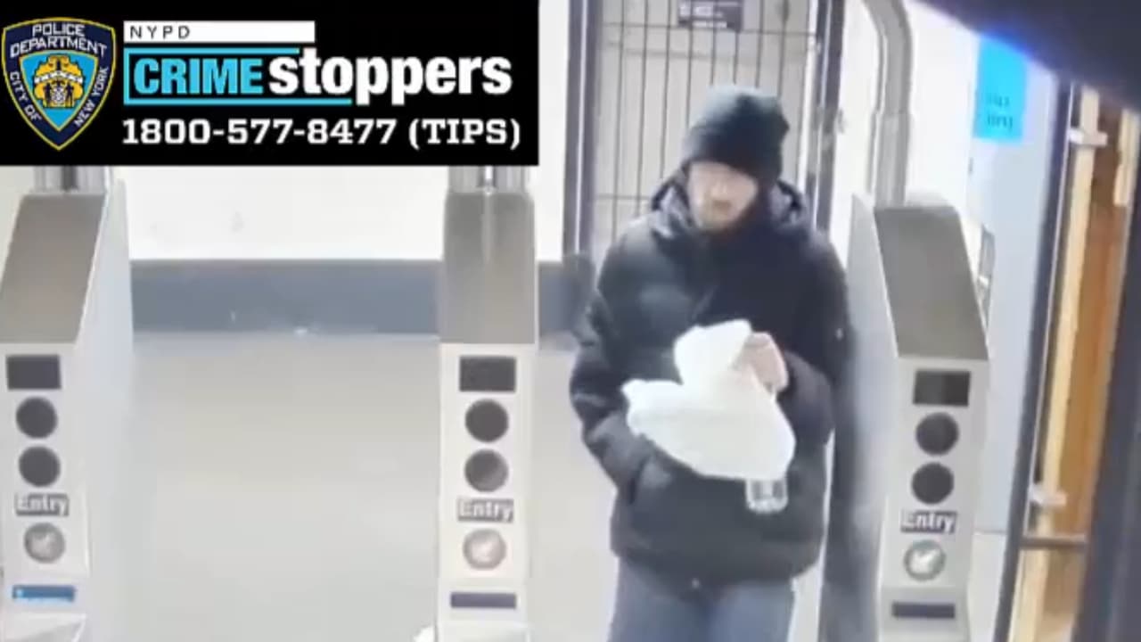 Empuja a un hombre contra un tren en movimiento en el metro; la policía lo busca