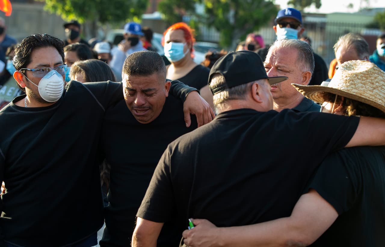 El jefe del alguacil también señala que hasta el momento, no hay imágenes de video que demuestren exactamente lo que pasó y por qué los oficiales no llevaban cámaras corporales al momento del incidente.