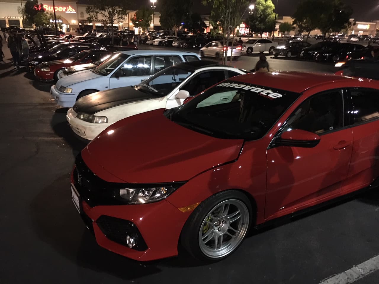 Las autoridades investigan a ciertos corredores que organizan estas competencias y las promueven en Internet. Instagram les permite publicar videos y fotos durante solo 24 horas.