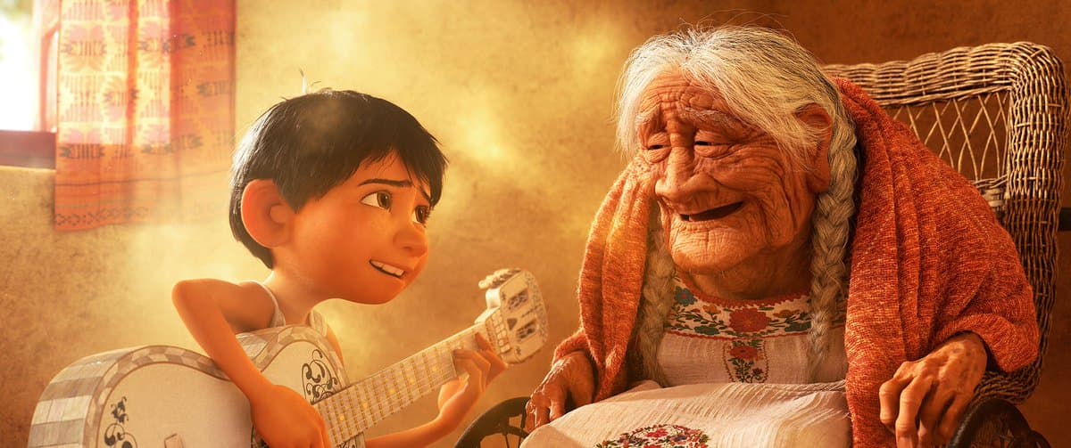 Los otros Coco de las familias latinas: cómo la película de Pixar ayuda a que se hable de la demencia