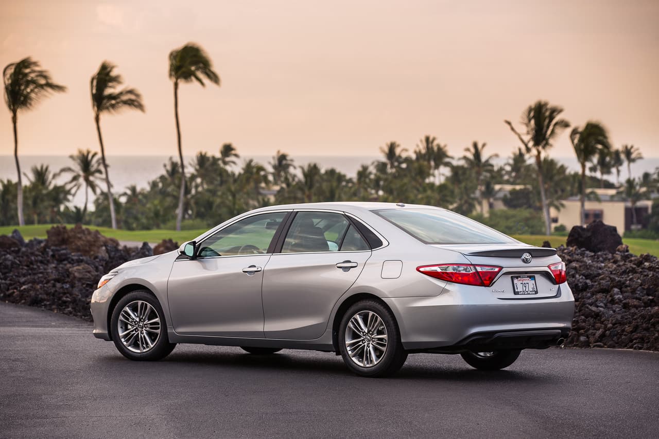 El
<b>Toyota Camry</b>, cuyo nombre es un anagrama de 'My Car', sobre pasó al Ford Taurus como el auto de pasajeros más vendido del país a finales de los 90 para nunca mirar atrás. En el próximo Auto Show de Detroit esperamos ver el vehículo que representará la próxima generación del sedán favorito de Estados Unidos.
<br>