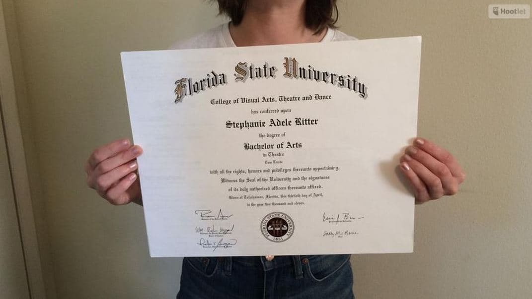 Graduada de FSU vende su diploma en eBay