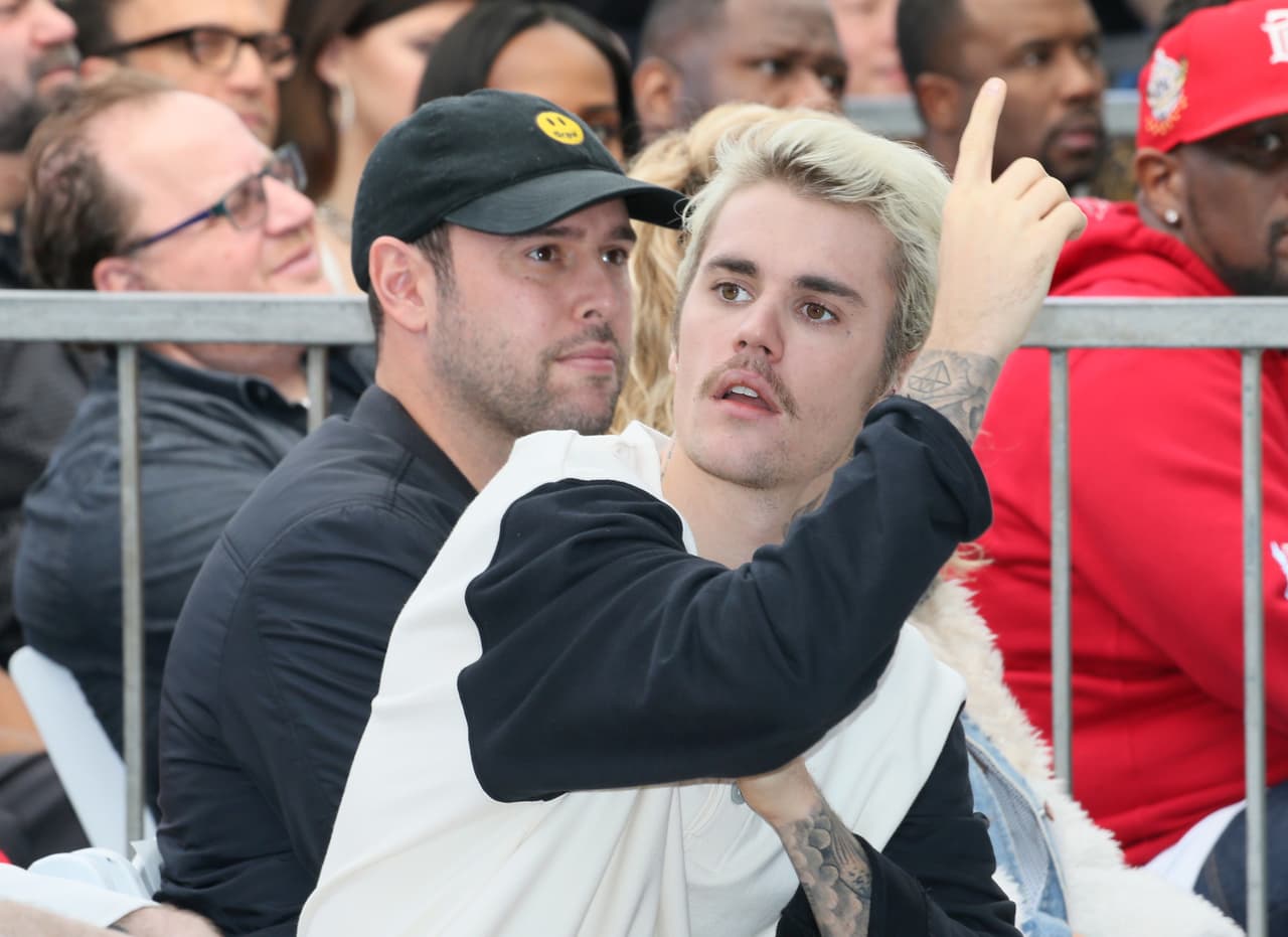 <b><a href="https://www.univision.com/famosos/por-adicciones-depresion-y-otros-problemas-personales-estos-famosos-se-retiraron-fotos" target="_blank">Justin Bieber</a></b> también padeció de esta enfermedad. En febrero de 2019, en una entrevista con la revista
<b><a href="https://www.vogue.com/article/justin-bieber-hailey-bieber-cover-interview" target="_blank">Vogue</a></b>, relató lo que sufrió con ella.
<br>