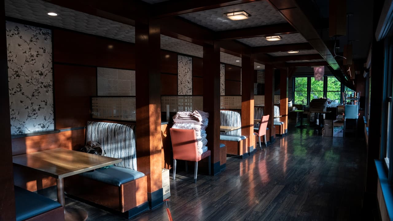 Además del miedo que hay entre los trabajadores, 
<b>el impacto de los operativos también es económico</b>, sin embargo, no aún se conocen a detalle debido a que la mayoría de los dueños de restaurantes no quisieron hablar del tema.