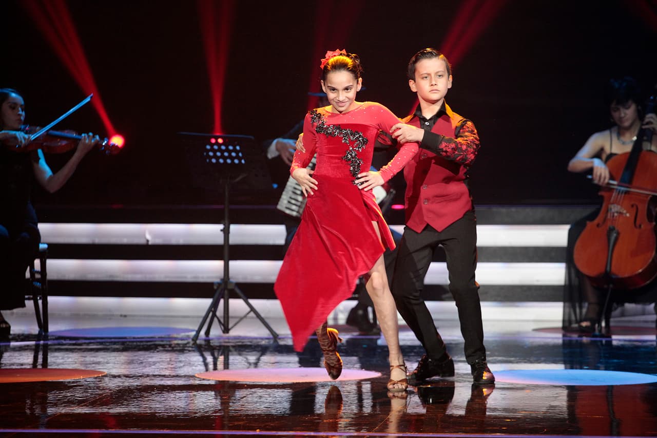 Los niños de 11 y 10 años tomaron la pista y dejaron sorprendida a la juez invitada.