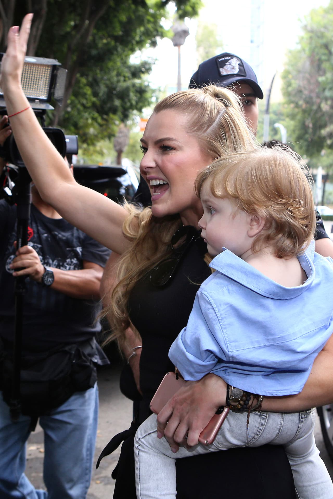 "Ya estamos en espera de la solución, debe ser en los próximos días. La del pasaporte era más rápida porque el expediente es pequeño, pero en el tema de la pensión, llevamos más de seis meses esperando, así que ya no debe de tardar”, finalizó la abogada Alma Pellón.