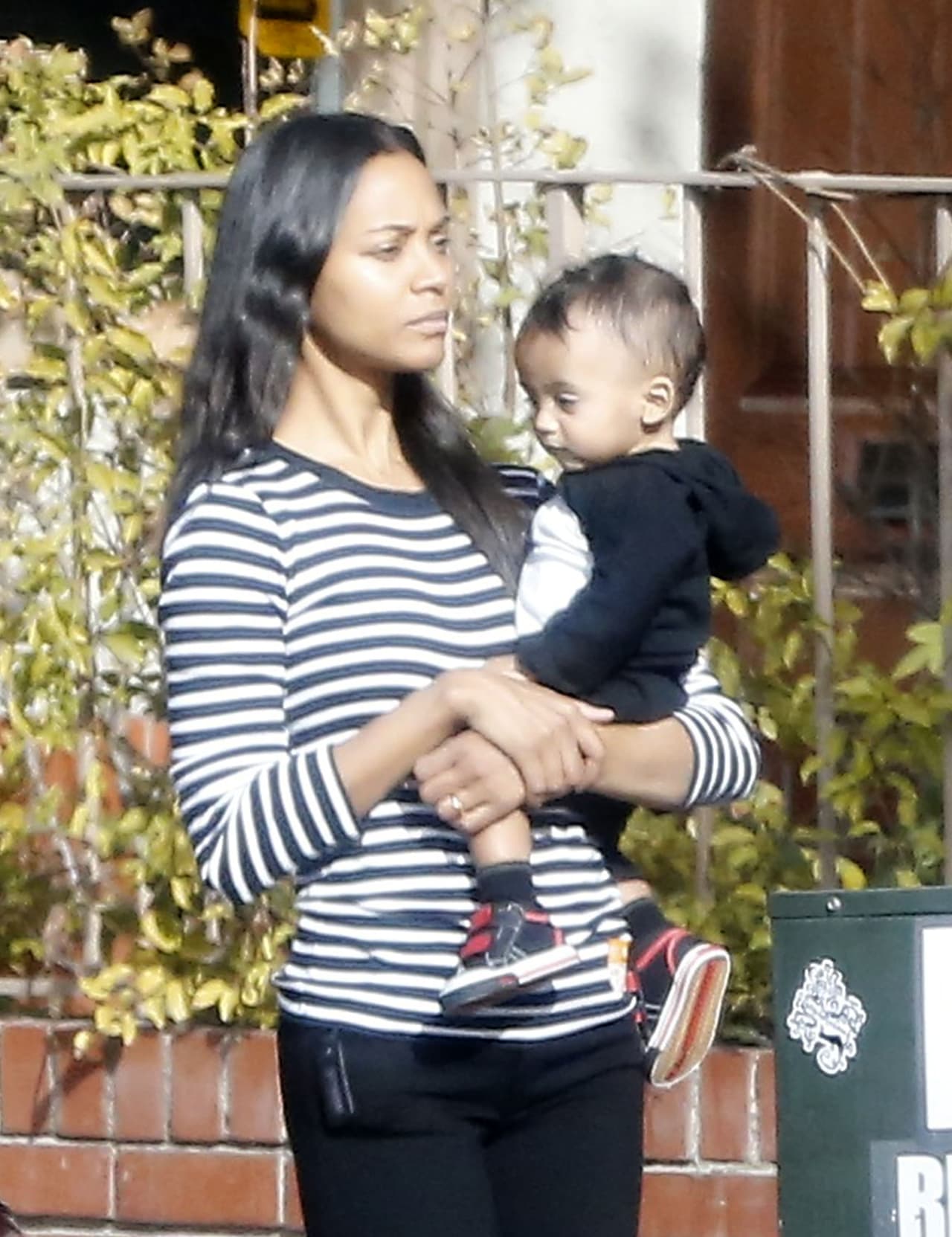 La actriz latina llevó a los chicos a comer y pasear.