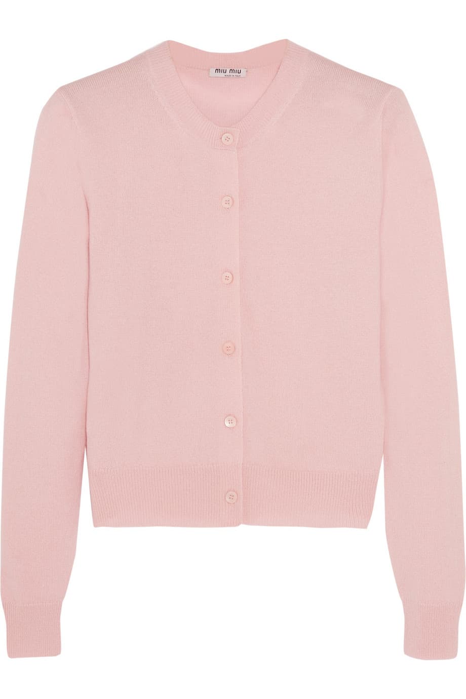 Si el cardigan básico gozaba ya de fama, después de que Michelle Obama demostrara que es su pieza favorita, se convirtió en la pieza básica que las tiendas masivas venden más cada temporada. (Miu Miu)