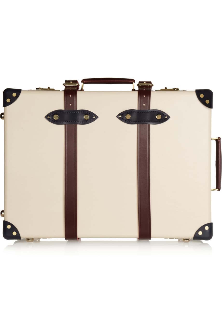 Si llegas a la oficina con cinco bolsas diferentes a tu cartera quiere decir que estás necesitando con urgencia hacerte a una maleta formal en donde puedas empacar la vida entera. (Globe-Trotter)