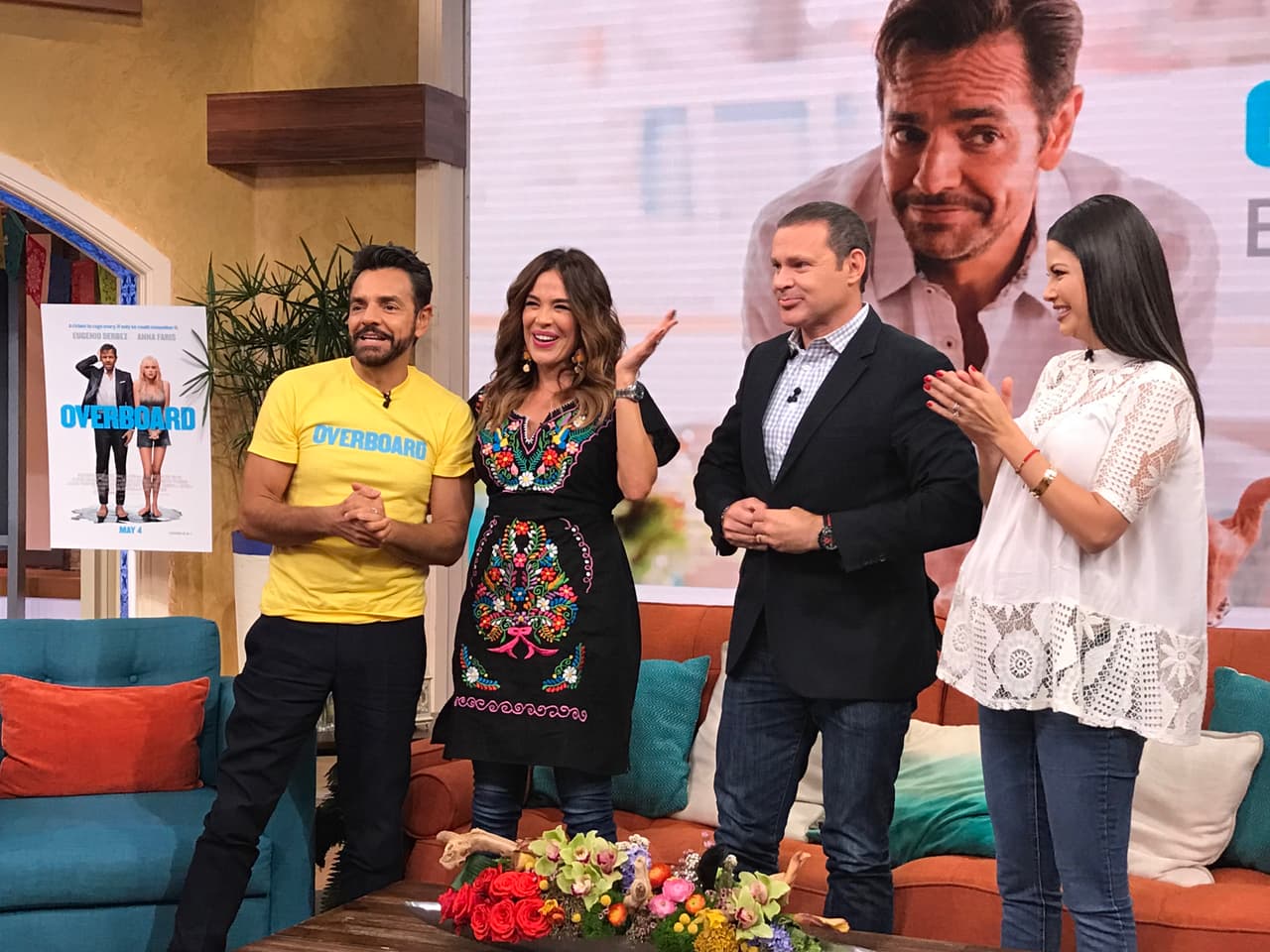 Nuestros conductores aplaudieron sus éxitos y le desearon la mejor de las suertes.