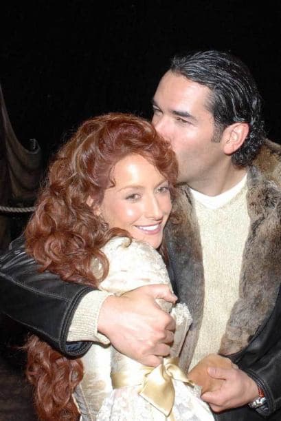 Cuando Eduardo y Mayrín trabajaban juntos en la novela ‘Yo amo a Juan Querendon’, él mantenía una relación con Susana González, aunque Eduardo aseguró que habían terminado antes de comenzar con Villanueva.