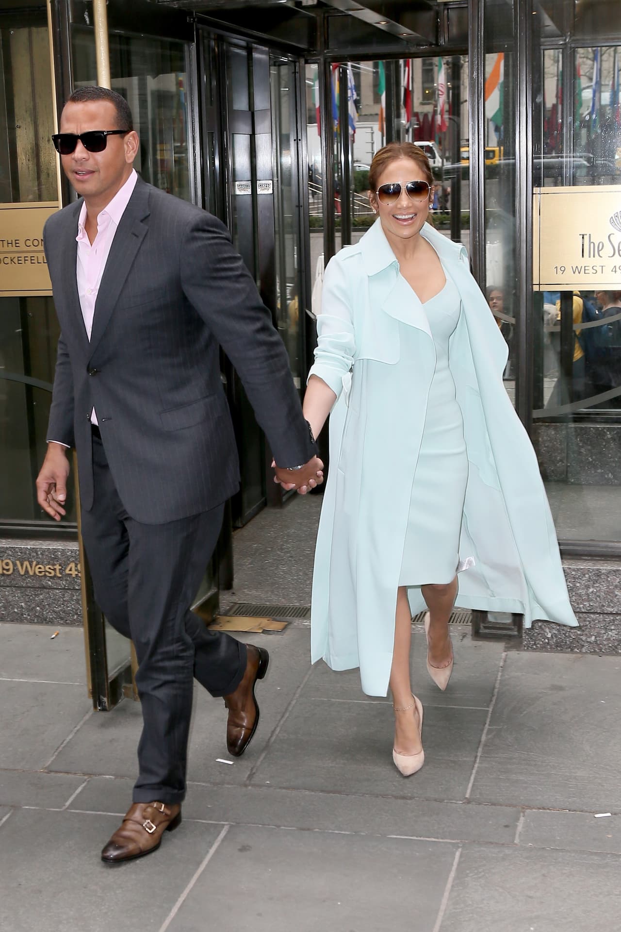 Es frecuente ver a la pareja en alumerzos. Aquí Jennifer Lopez y Alex Rodriguez se dirigían a un restaurante italiano en NY.