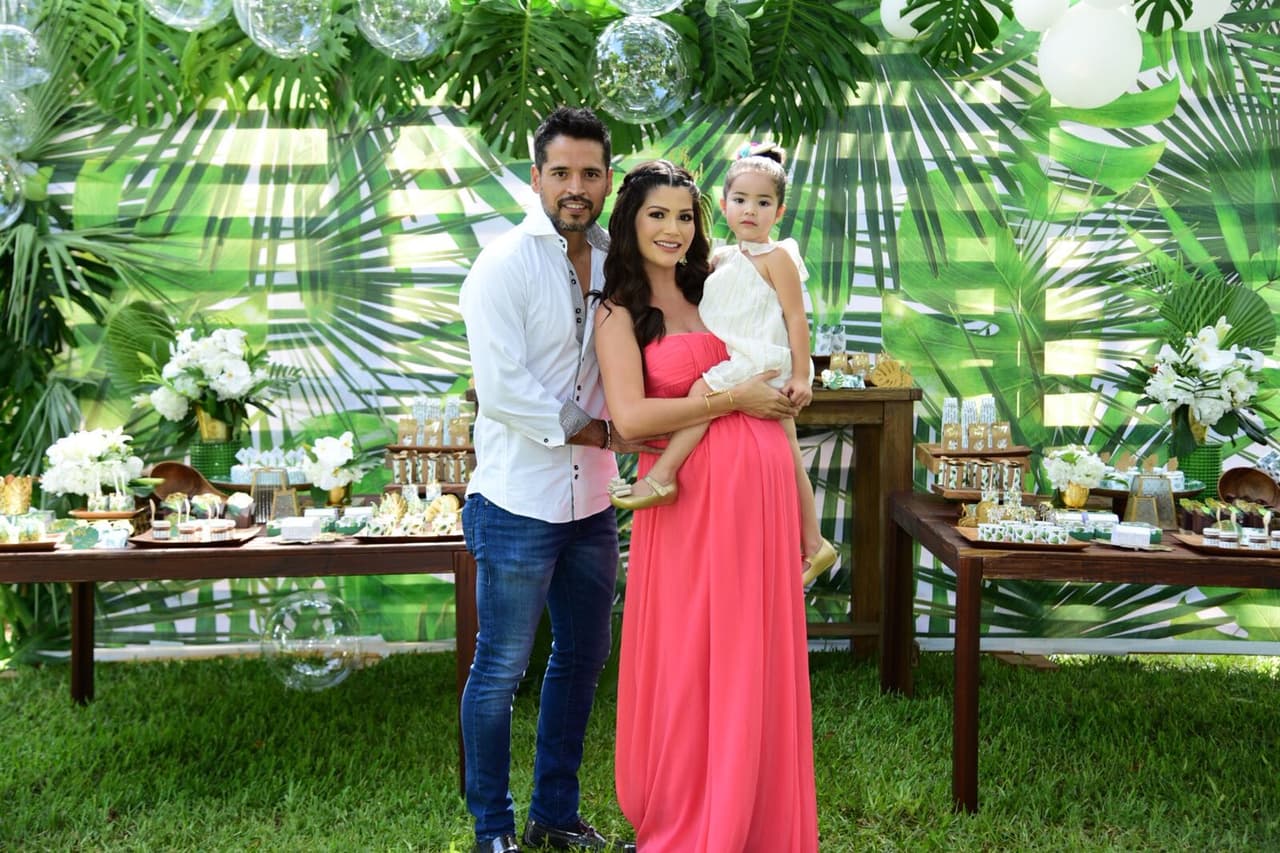 En enero pasado la conductora de Despierta América, en compañía de su esposo e hija, reveló a través de su canal de YouTube que su segundo hijo será varón.