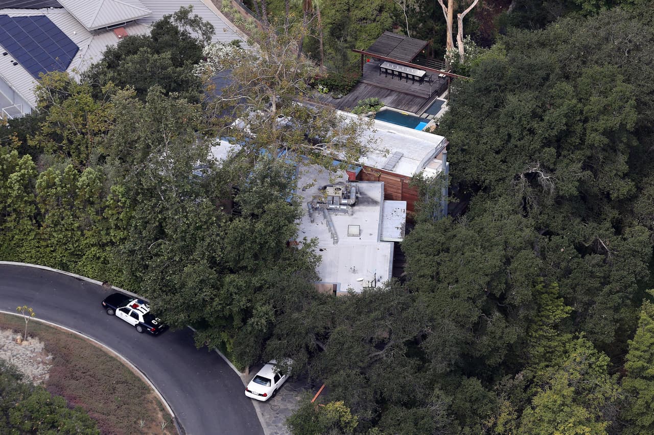 Fue Craig Harvey, miembro de la oficina del forense del condado de Los Ángeles, quien confirmó la información.