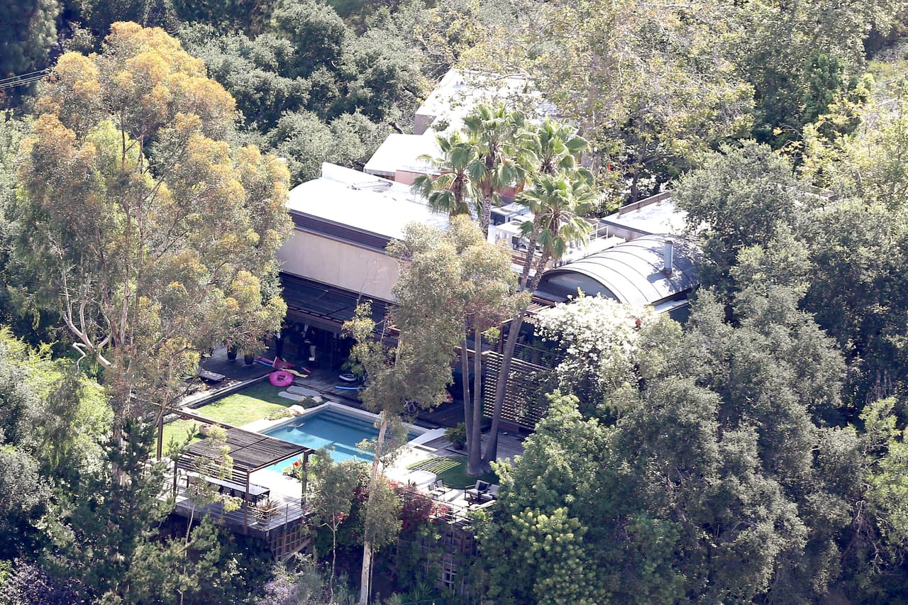 "Estoy totalmente conmocionada. Estaba fuera del país viajando para reunirme con mis hijas para celebrar un cumpleaños cuando me dieron esta devastadora noticia..."