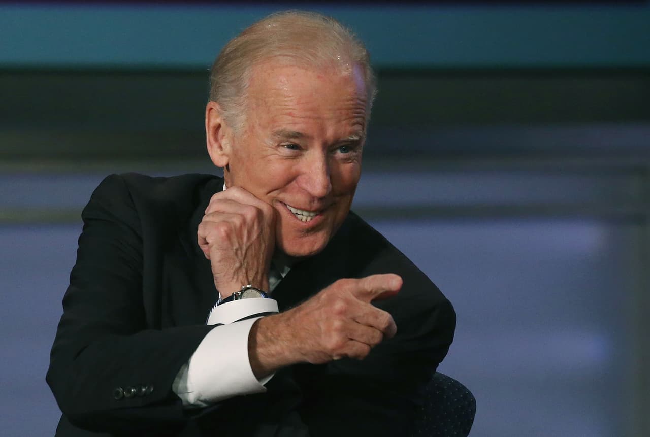 Biden da señales sutiles sobre su posible candidatura