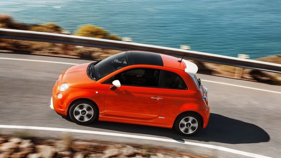 <b>Fiat 500e2018</b>
<br> Precio sugerido por el fabricante (MSRP): $34,439
<br> Transacción promedio: $24,759
<br> Descuento: $9,681
<br> % Descuento: 28%
<br>