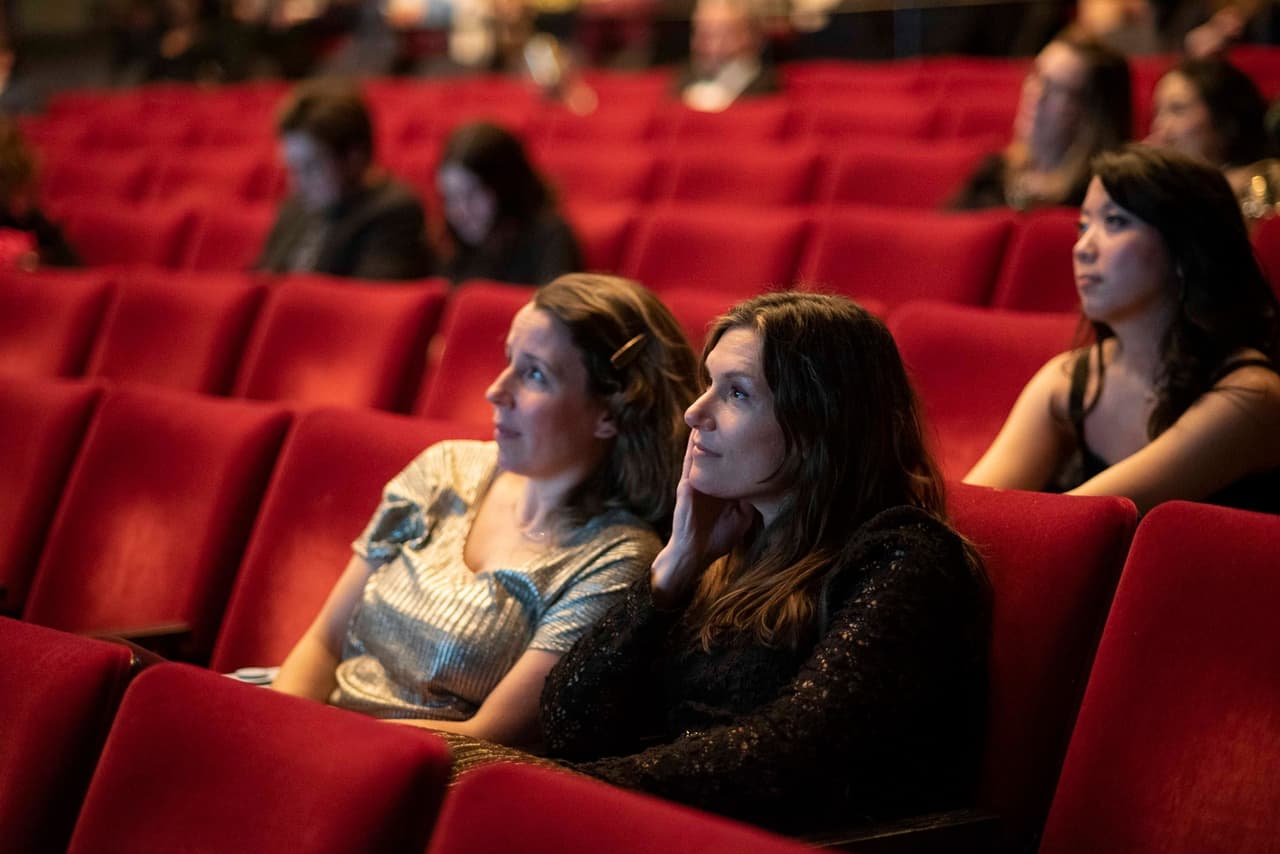 <b><a href="https://filmadelphia.org/festival/">Philadelphia Film Festival (19 al 29 de octubre)</a></b>. Este festival anual exhibe lo mejor del cine independiente y extranjero (cortometrajes, largometrajes, películas animadas y con invitados) en teatros y lugares de Filadelfia.