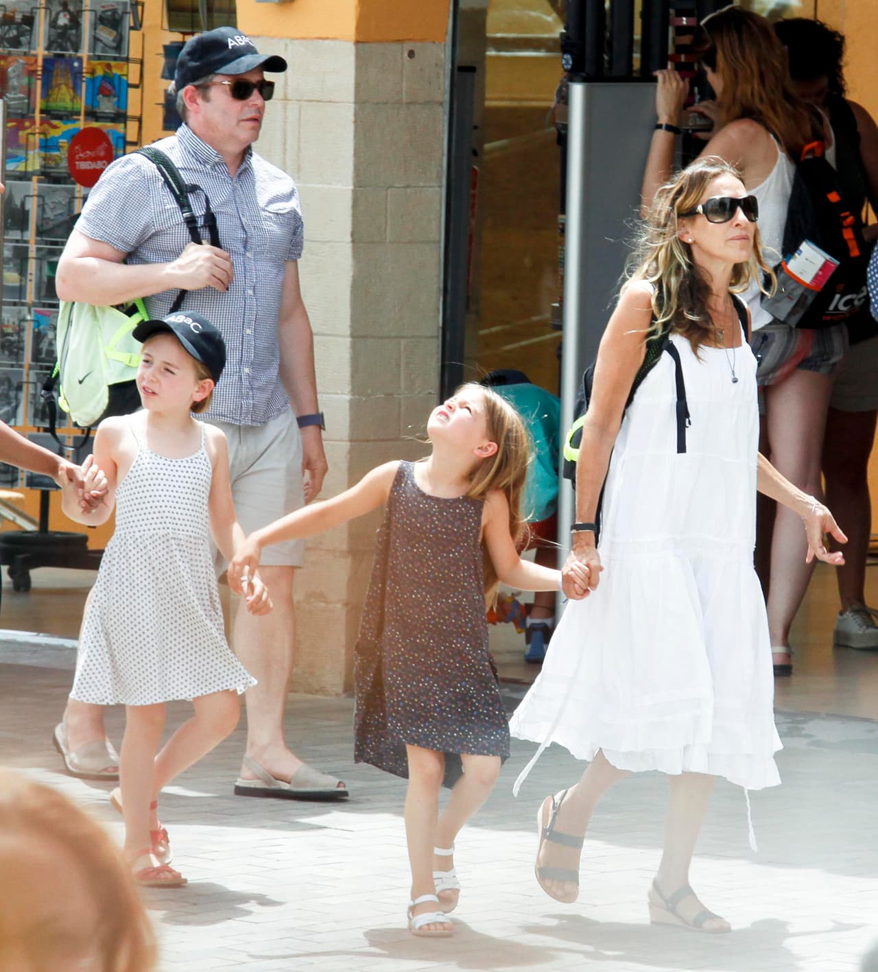 Cabe destacar que cuando las mellizas llegaron a la vida de la actriz, ella ya tenía 44 años de edad.