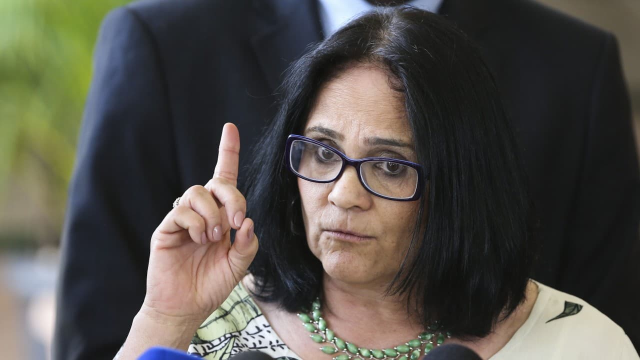 Niños de azul y niñas de rosa: la "nueva era" que anuncia para Brasil una ministra de Bolsonaro