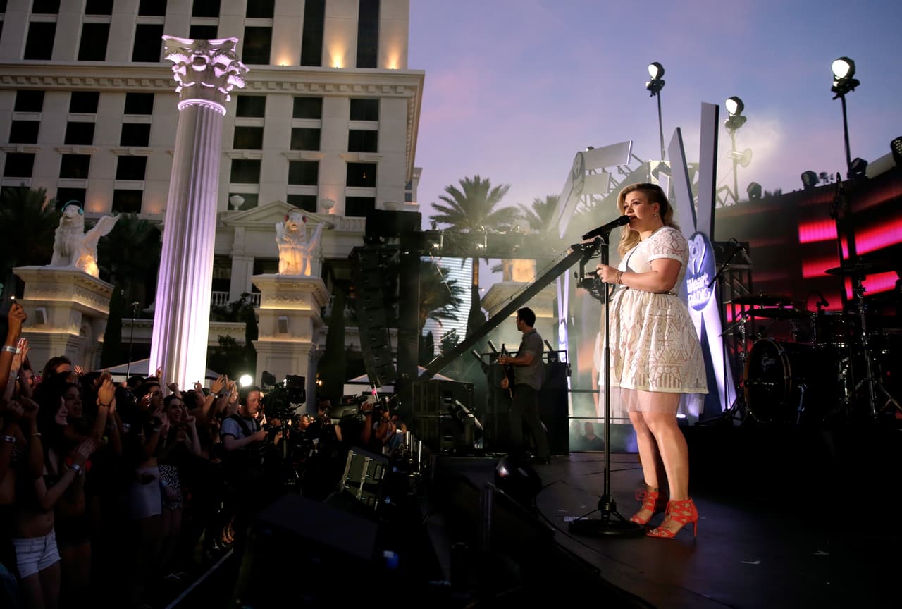 En este 'look' sin duda esas zapatillas en color fluorescente fueron las protagonistas.