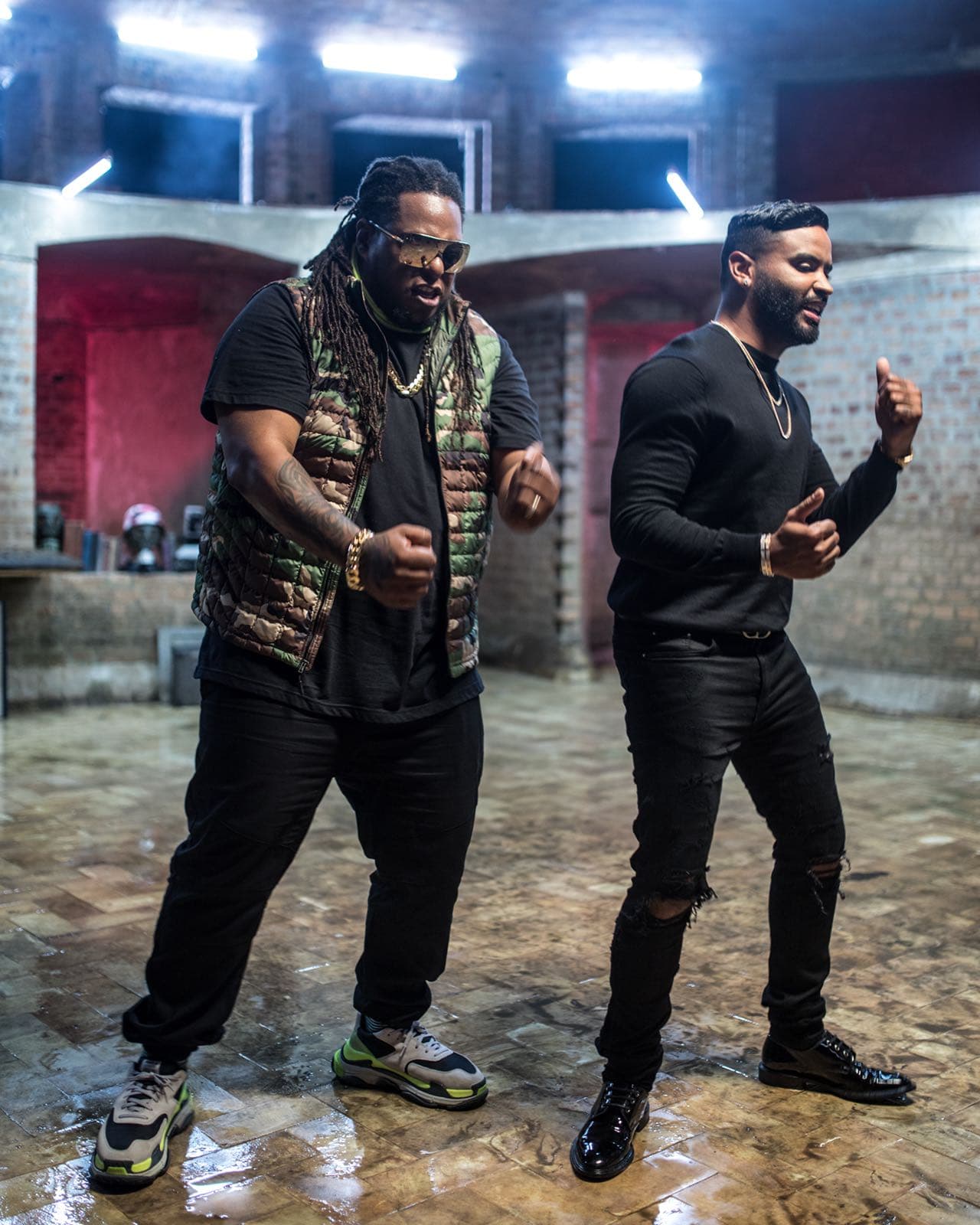 El video clip de 'Hola' fue lanzado el pasado viernes 31 de agosto y ya está por alcanzar las 10 millones de visitas.